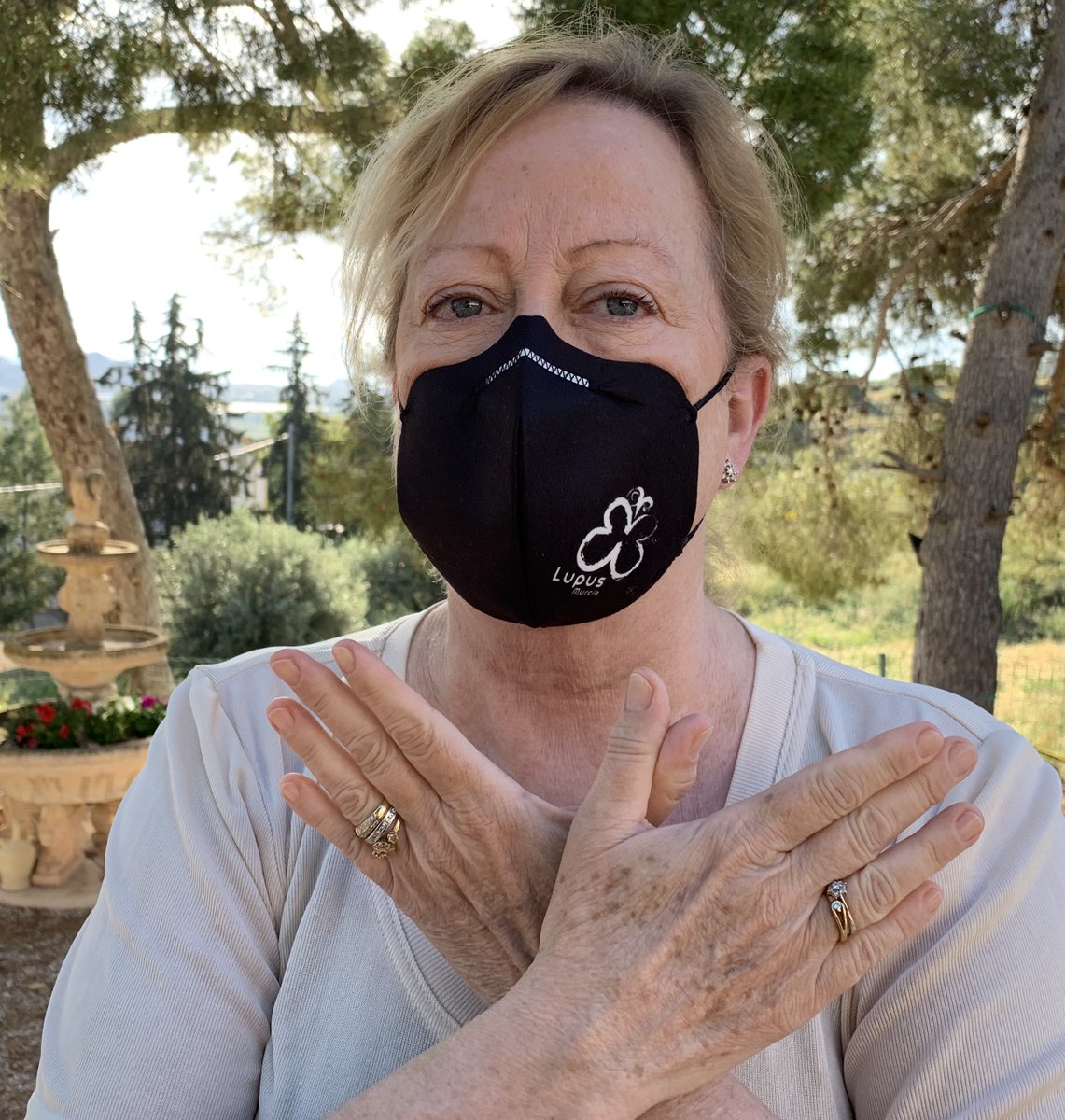 MariangelHSala's tweet photo. Hoy 10 de mayo es el #diamundialdellupus. Seguimos con el #RetoMariposa.
#yomeprotejoparasobrevivir #DemosVisibilidadAlLupus #AMLEA #felupus #10mayodiamundialdellupus #Lupus #LupusWarrior #KnowLupus @lupusmurcia #LupusAwarenessMonth @mariaj_morenom https://t.co/TAj0c0yJgu