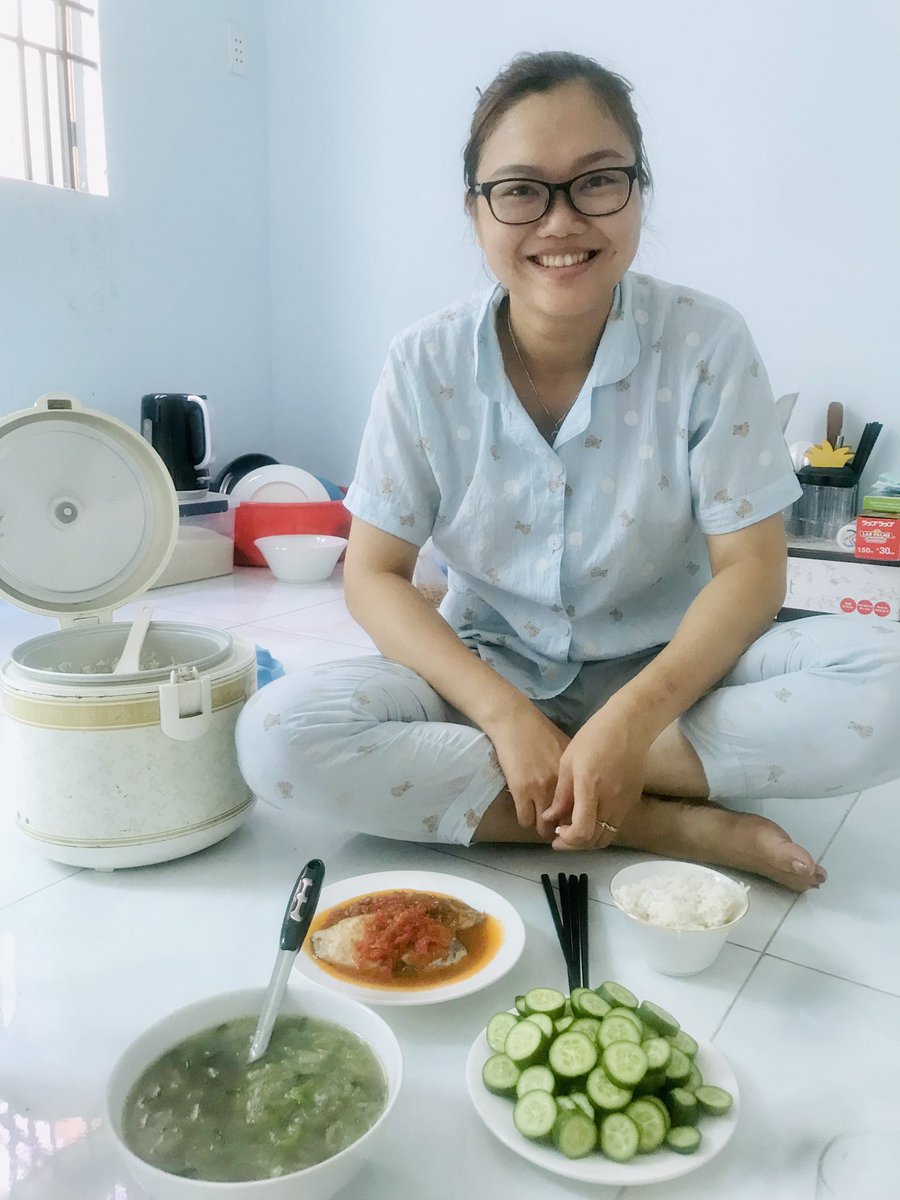 dennisquang's tweet photo. Bữa cơm cùng nhau đầu tiên, khởi đầu mới https://t.co/yYXTyeKmFw
