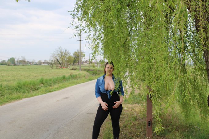 In questi giorni sar&ograve; un po assente causa intervento dentistico 😔 ci vediamo appena sto meglio . Colgo<a href="/tag/pornostar"class="tags"><span>#pornostar</span></a><a href="/tag/robertagemma"class="tags"><span>#robertagemma</span></a><a href="/tag/valentinapalermo"class="tags"><span>#valentinapalermo</span></a>