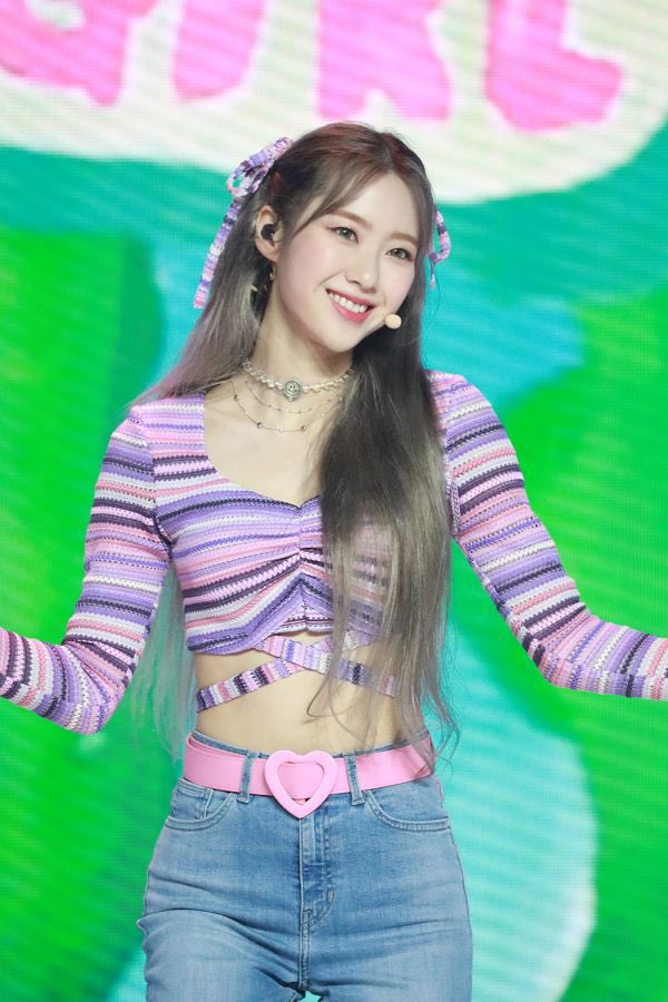 jyoyongpeach's tweet photo. sukaaa bangett sm makeupnya jyo hari inii!! segerrr❤️❤️
DUNDUN DANCE WITH OH MY GIRL
#오마이걸과_함께_던던댄스
#DunDunDanceWithOMG @8_OHMYGIRL https://t.co/J58EcGbs86