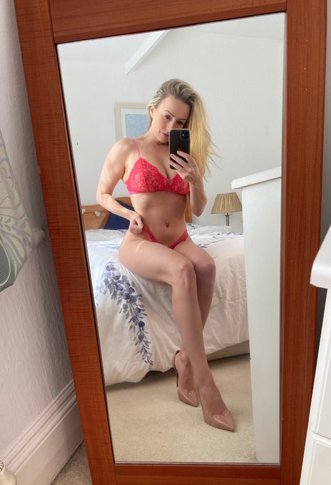 Good morning 🌺 https://t.co/Oy9i9jVSvw