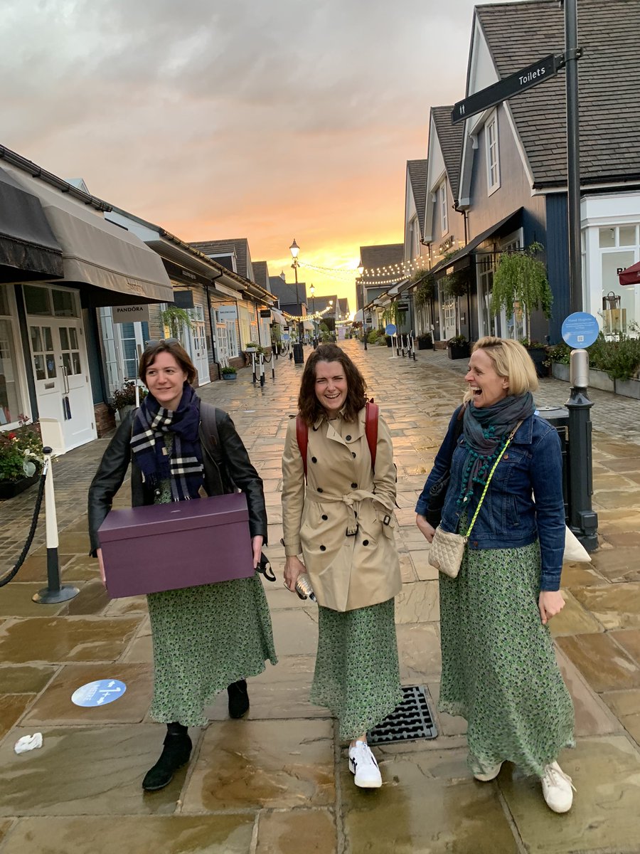 And that’s a wrap. 25 days of the Stella and Smart Works pop up at Bicester Village and we’ve loved every minute. News about total raised coming soon and in the meantime thank you to everyone who has made it possible @telegraphstella @SmartWorksHQ @bicestervillage