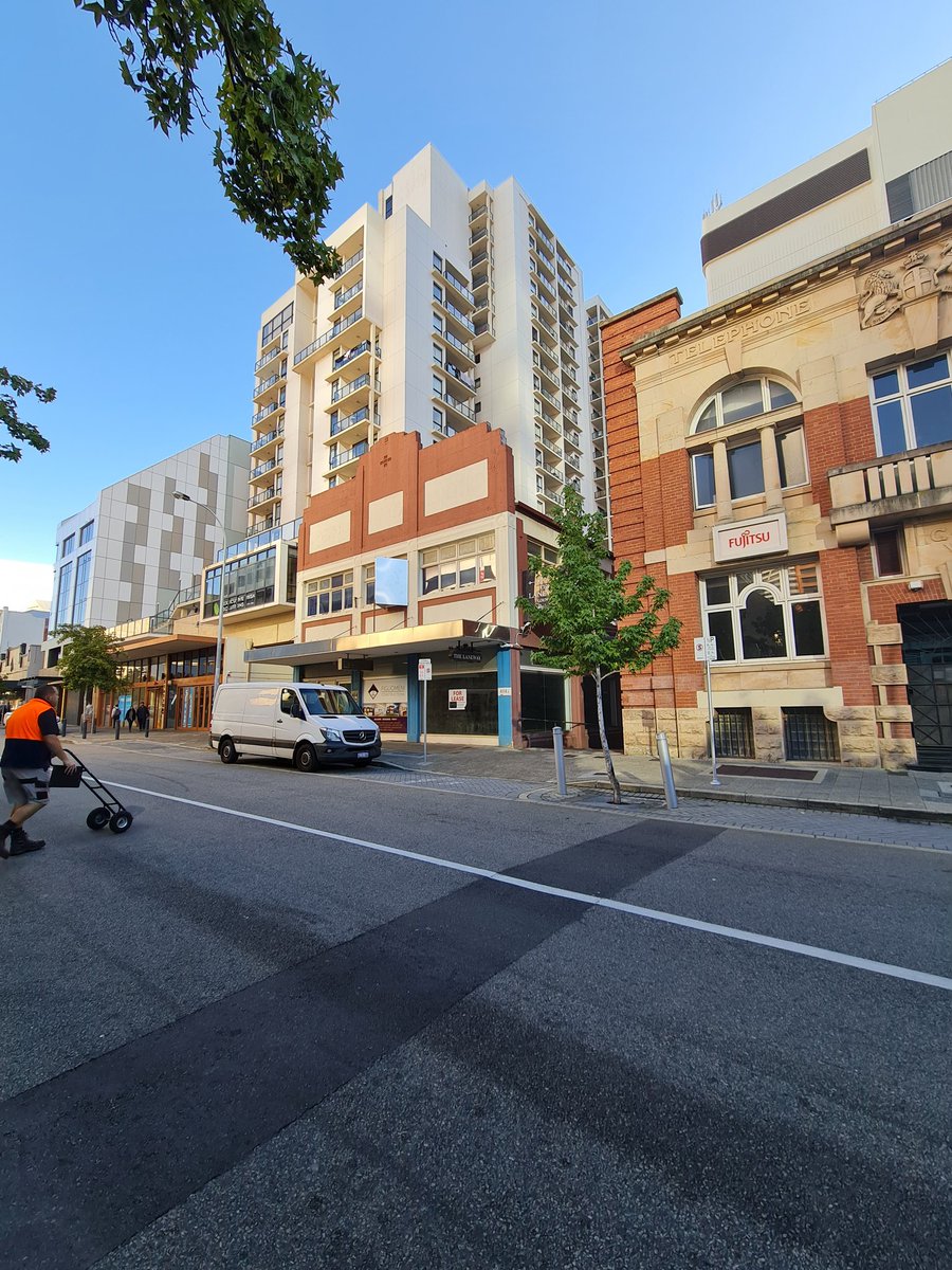 More  #retail ground floor vacancies on western side of  #MurraySt. Seems 2 be some kind of correlation (> vacancies) with distance from the core CBD.  #Onlineshopping,  #COVID19 and oversupply of physical  #retail spaces all factors at play it seems.