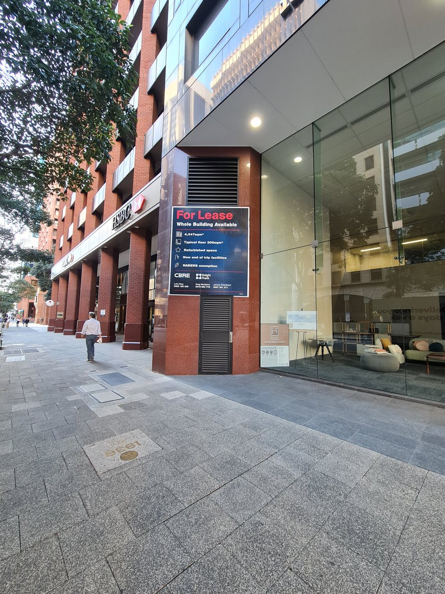 And here r 2 more  #ForLease signs along the Terrace. I think it's fair to say there's a structural spatial problem going on within the  #Perth  #CBD. Be interesting 2 know what the vacancy rates are like in upper floor small office market.  @CityofPerth
