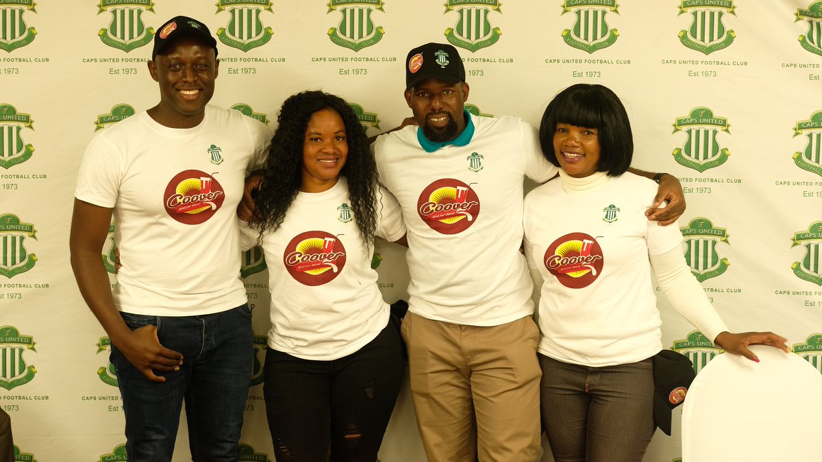 capsunitedfczw's tweet photo. #KodakMoments
@CooverBottlers MD and Caps Utd Head of Marketing @raymondgonte posing for a photo with @CapsutdC Queens Kelly and Epi last week.
Happy new week Makepekepe.
#FirstForThirst
#KepekepeBhora https://t.co/YVK6JliJwe