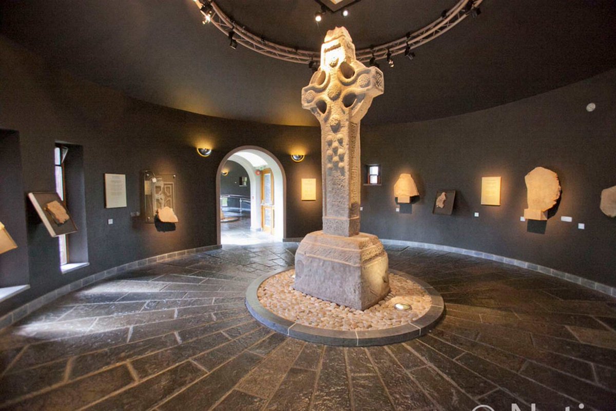 RadissonAthlone's tweet photo. No matter what you've read in history books, there's nothing quite like the world-famous monastic site at Clonmacnoise. Discover it all when you combine it with great summer value offers at https://t.co/Ajx11DtuT3 with 3 nights from €310 for two people! 🌞 https://t.co/uidiyxPD65