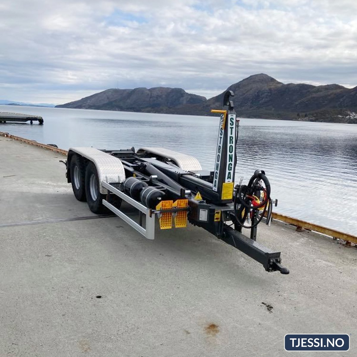 no_tjessi's tweet photo. Vi gratulerer vår kunde med denne Stronga HookLoada HL210ST. Den har blant annet luftfjæring. Takk for handelen! 🤝

#tjessi #norge #stronga #hookloada #tilhengere #krokløft #maskiner #landbruk #byggoganlegg #skogbruk https://t.co/ktZ948uvBp