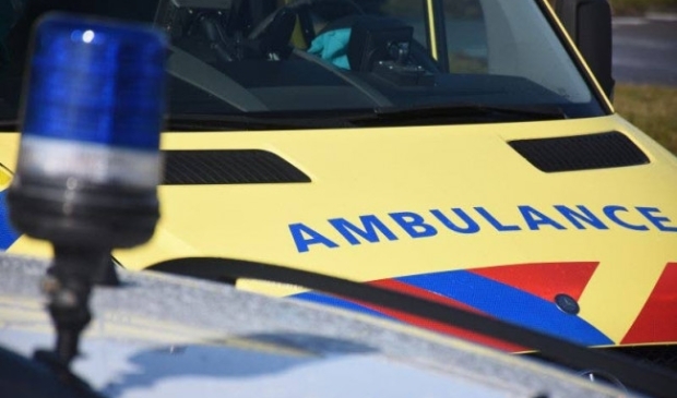 Verkeersregelaar gewond na aanrijding Frieseweg - ..