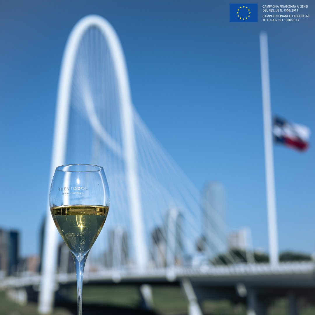 trentodoc's tweet photo. It's #TrentodocDay! A day dedicated to Trentino's mountain bubbles is happening right here, in your own backyard — click through for Bubbleviews to see how the US is raising a glass to Trentodoc, and tune in for a special IG Live hosted by @mcvino over on @mcvino82 at 2:30pm EST. https://t.co/8kyoc204FF
