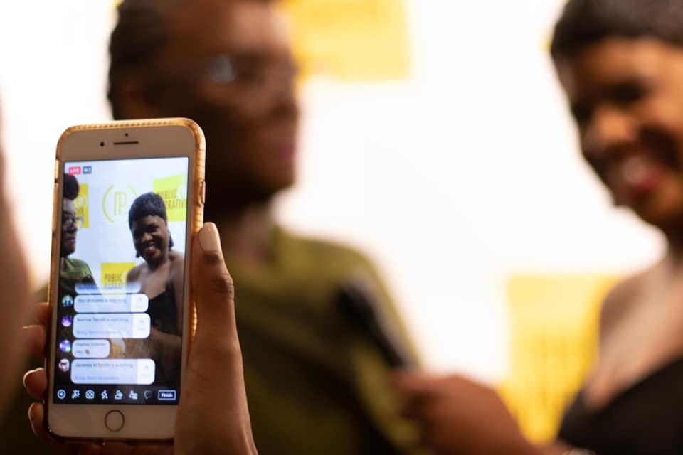 PublicNarrative's tweet photo. The 26th Annual Community Media Awards are going virtual! 📲 

Reserve your spot today by visiting https://t.co/1m6oZnEV5W and get ready to tune in later this week when we celebrate journalistic excellence. 📝

#CommunityMediaAwards #TerkelAwards https://t.co/RrerHXBbWb
