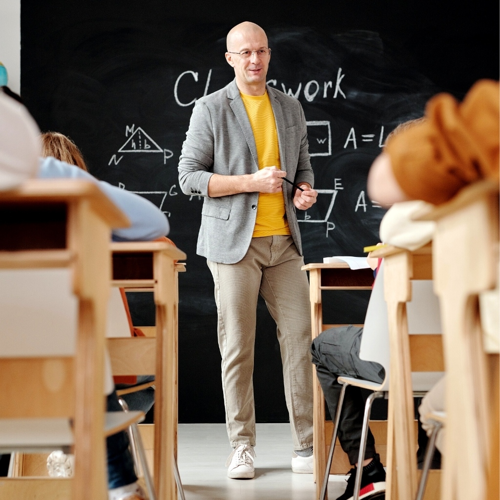 HeadBlade's tweet photo. Back to school new do! You’re looking good Sir. He's definitely a HeadBlade man.

#mensgrooming #men #grooming #barberlife #fashion #malegrooming #mensfashion #shaving #barbers #dapper #stylish #beardlife #handsome #razor #bald #selfcare #headblade #boys https://t.co/Te8OeATPe2