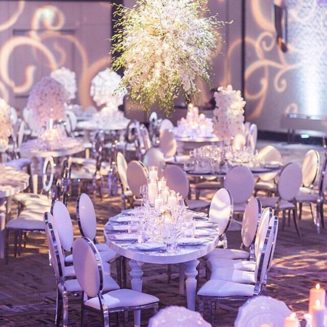 Silver Surprises : Another beautiful shot of this stunning wedding <a href="/jwmarriottvan/">JW Marriott Parq Vancouver</a> Featured in <a href="/wedluxe/">WedLuxe</a> Magazine⠀⠀⠀⠀⠀⠀⠀⠀⠀
⠀⠀⠀⠀⠀⠀⠀⠀⠀
Image <a href="/ikonicaimages/">Ikonica</a> | Planning + Design: <a href="/countdownevents/">Soha Lavin</a> | Decor @mohanieventdesign | Florals: <a href="/talaflorist/">Tala Florist</a>