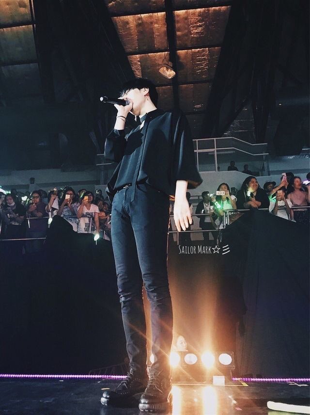 kim yugyeom’s long legs with no twitter crop — a long ass thread