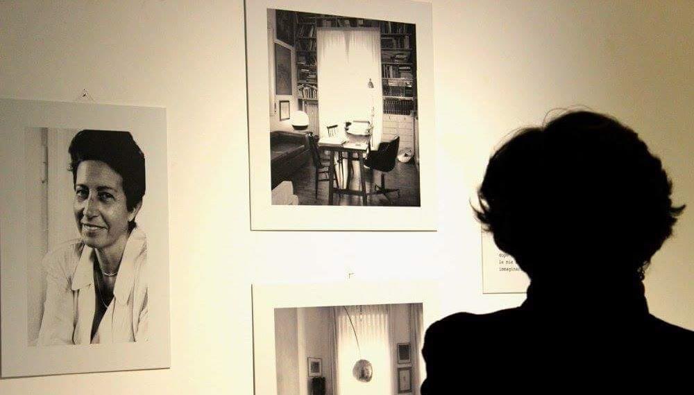 museomlac's tweet photo. Da oggi per i #35annidiMLAC trattiamo della mostra “Lo studio di #MarisaVolpi” che si è tenuta dal 20 aprile al 15 maggio 2017, a due anni dalla sua scomparsa. L’esposizione puntava proprio sulla ricostruzione del sul studio coinvolgendo i presenti nel ricordo. #displayMarisa https://t.co/T1vnKPduSX