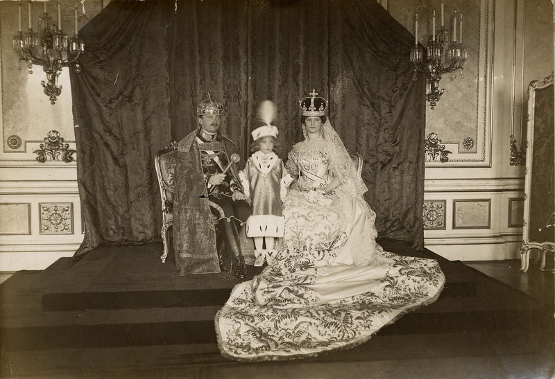 When Franz Joszef died in November 1916, Karl succeeded him as Emperor. The couple were crowned on 30 December 1916. Her husband became Karl I of Austria and Karl IV of Hungary. (Seen here with son Otto in full Hungarian regalia)