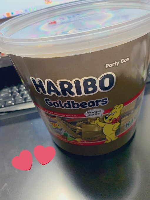 お誕生日に魔剤海豹さん【@DarksidePot 】からHARIBOをいただきました!いっぱい入っていたのでアイスキャンディにしたりサイダーで漬けたりして楽しんでます!ありがとうございました!✨🧸 