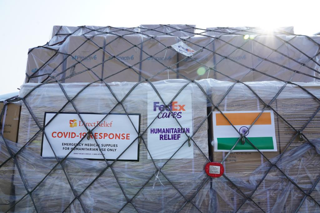 Thousands of oxygen concentrators, converters, and nearly 265,000 KN95 masks have safely landed in Mumbai, with help from <a href="/DirectRelief/">Direct Relief</a>, as a part of our mission to deliver critical medical supplies to India as they continue their battle against COVID-19. at.van.fedex.com/6017Vqjrx