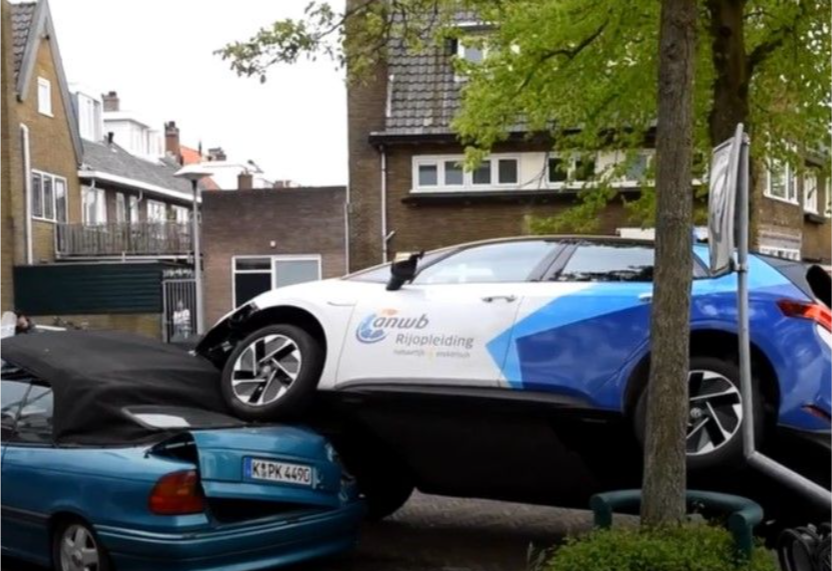 vanHierden's tweet photo. Mag ik hem inkoppen?

Even niet bij de les? Ook dat lost #ANWB op. Goed verzekerd voor een scherpe prijs. #yougottamove #bebold #marketing https://t.co/ouLAjS5e7M