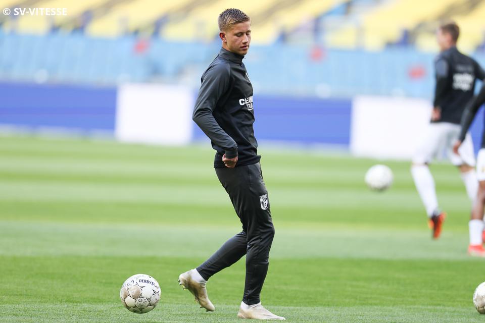 Academie talent Giovanni van Zwam tekent dinsdag bij Vitesse dlvr.it/RzRwSX