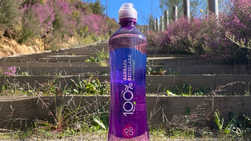 A tua Água Monchique por trilhos deste Portugal formoso.
#aguamonchique #madeinportugal #mantenhasealcalino 
#portugal #trilhos #Purple #Recycle