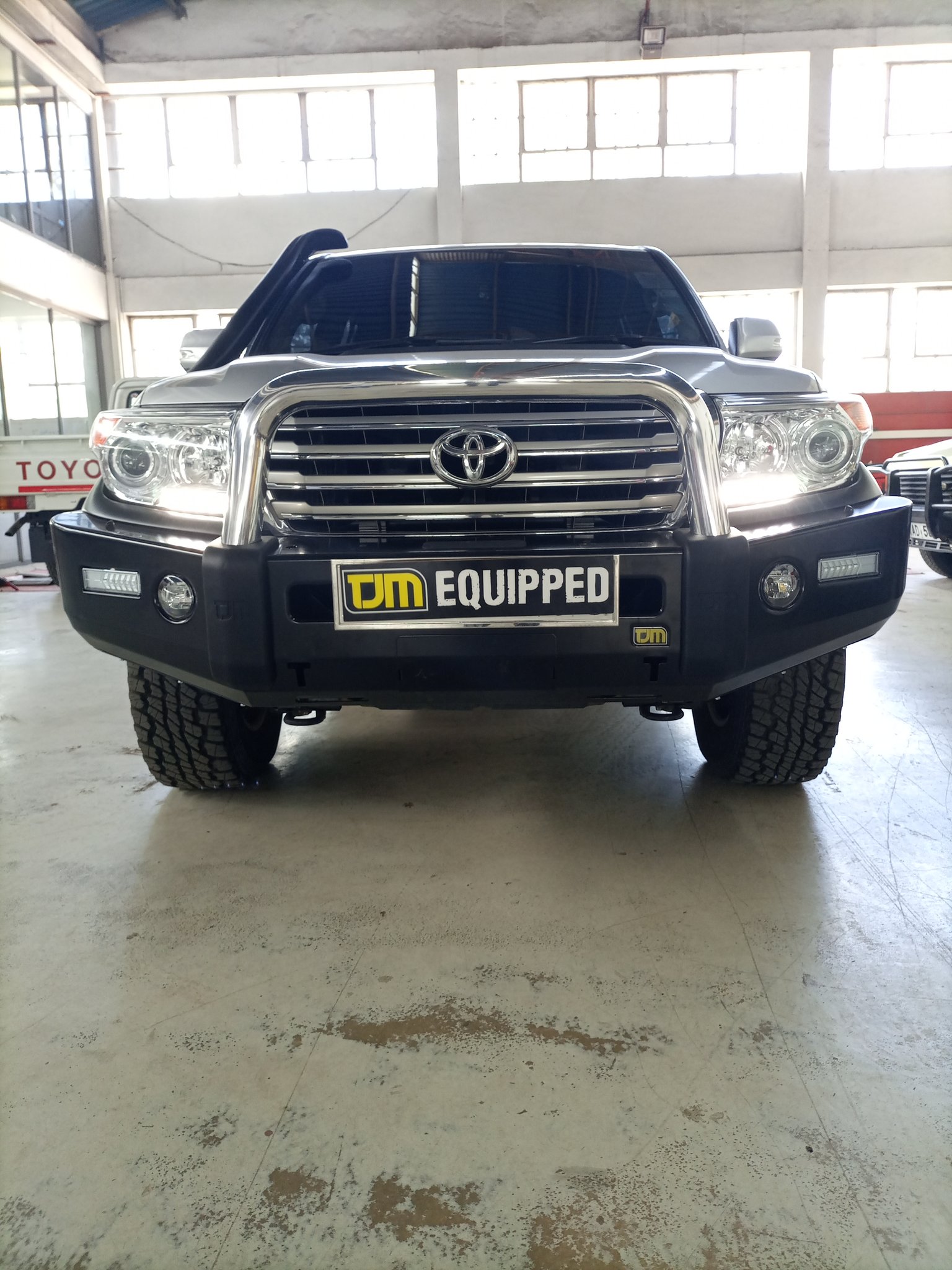 tjm-bull-bars-200-series-landcruiser-cheapest-buying-dpise2022-dps