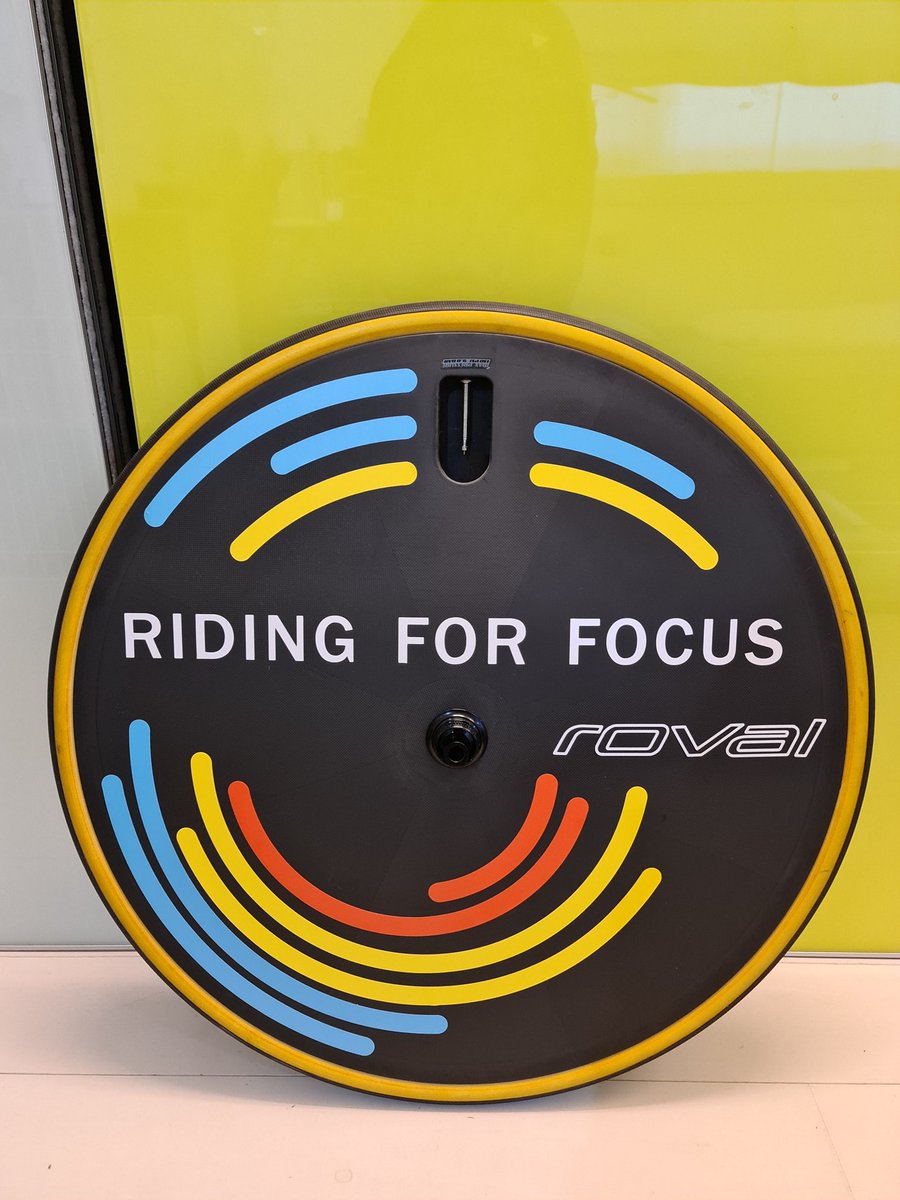 BORA_VENGE_SHO's tweet photo. めっちゃカッコ良くない?
#ridingforfocus
#robal
#roval321
#ステッカーチューン https://t.co/U8OXyipmid