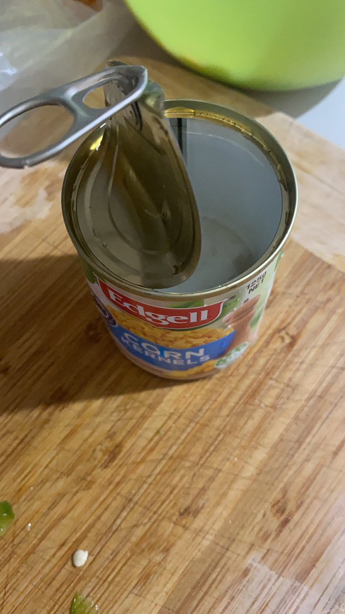 NicoletteBarbas's tweet photo. Hmm not sure how I’m going to make corn tacos with a can of water... https://t.co/sDBHsH7Q0h