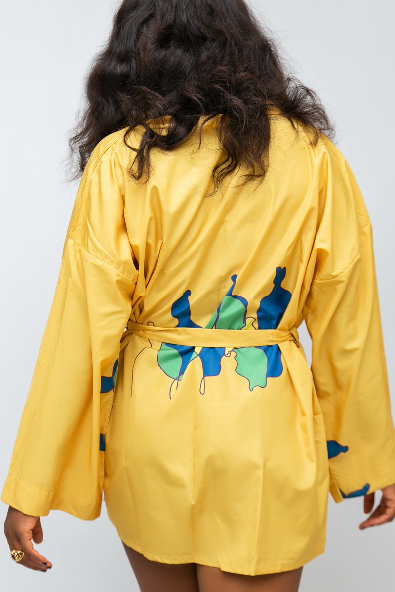 lingerieseven's tweet photo. Start the week in silk 

Robe available in M only #7500

#sevenlingerie #silk #robes https://t.co/8qNqmXs2RR