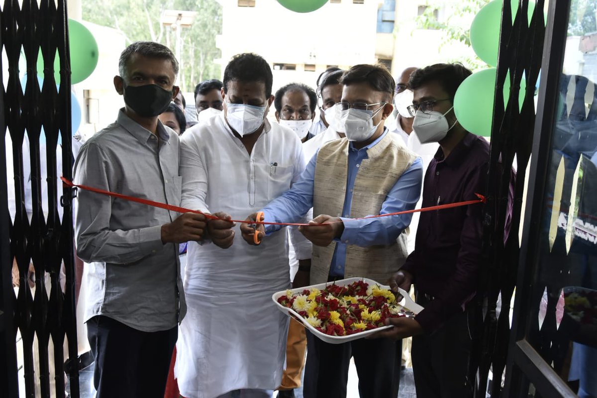 GBAChiefComm's tweet photo. The 380-bed Covid Care Centre at GKVK campus in Yelahanka zone set up for the effective management of Covid has started functioning from today. Inaugurated the CCC along with MLA &amp; Covid in-charge of Yelahanka zone Shri Vishwanath and MLA Shri @krishnabgowda.
#BBMPFIGHTSCOVID19 https://t.co/9gJV6tahtf