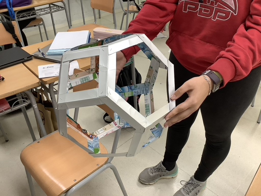 inscabrils's tweet photo. “Polibricks”

L’alumnat de 2n ESO ha realitzat un projecte sobre els poliedres, especialment, els platònics i arquimedians, a partir de la seva construcció amb tetrabriks. Aquest ha estat el procés i resultats. Una activitat molt interessant i motivadora. https://t.co/ySIvZwAzmm