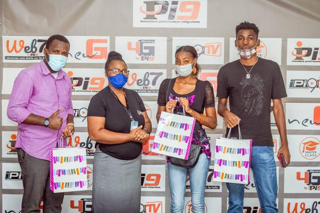 Remise des Lots aux Gagnants du tirage au Sort de la 3ème semaine du Grand Jeu Concours Les 10 ans d'iPi9.
 FELICITATIONS !!!!!

#joyeux10ansipi9 #iPi9 #BonneFête #Nos_Pass_Illimité_4G_LTE #SurfEnBig #web7