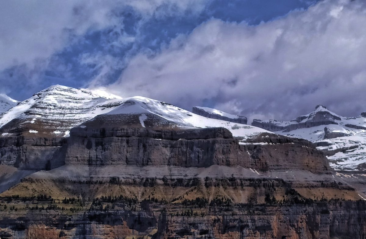 ORDESA Y MONTE PERDIDO tweet media