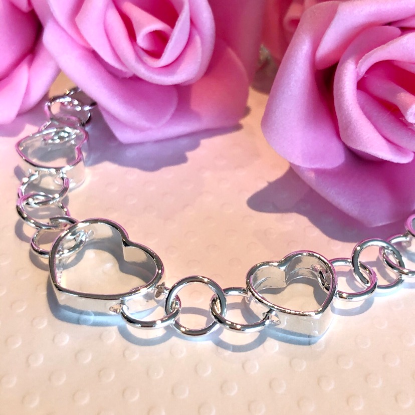 BBrillance's tweet image. ✨💎 Bracelet Cœurs Argentés bijouteriebrillance.com/store/p68/Brac… ⭐️ #TeamFollowBack #ARTIS2021
#artis #GalaArtis #hearts #silver #bracelete #jewel #bijouterie #quebec
