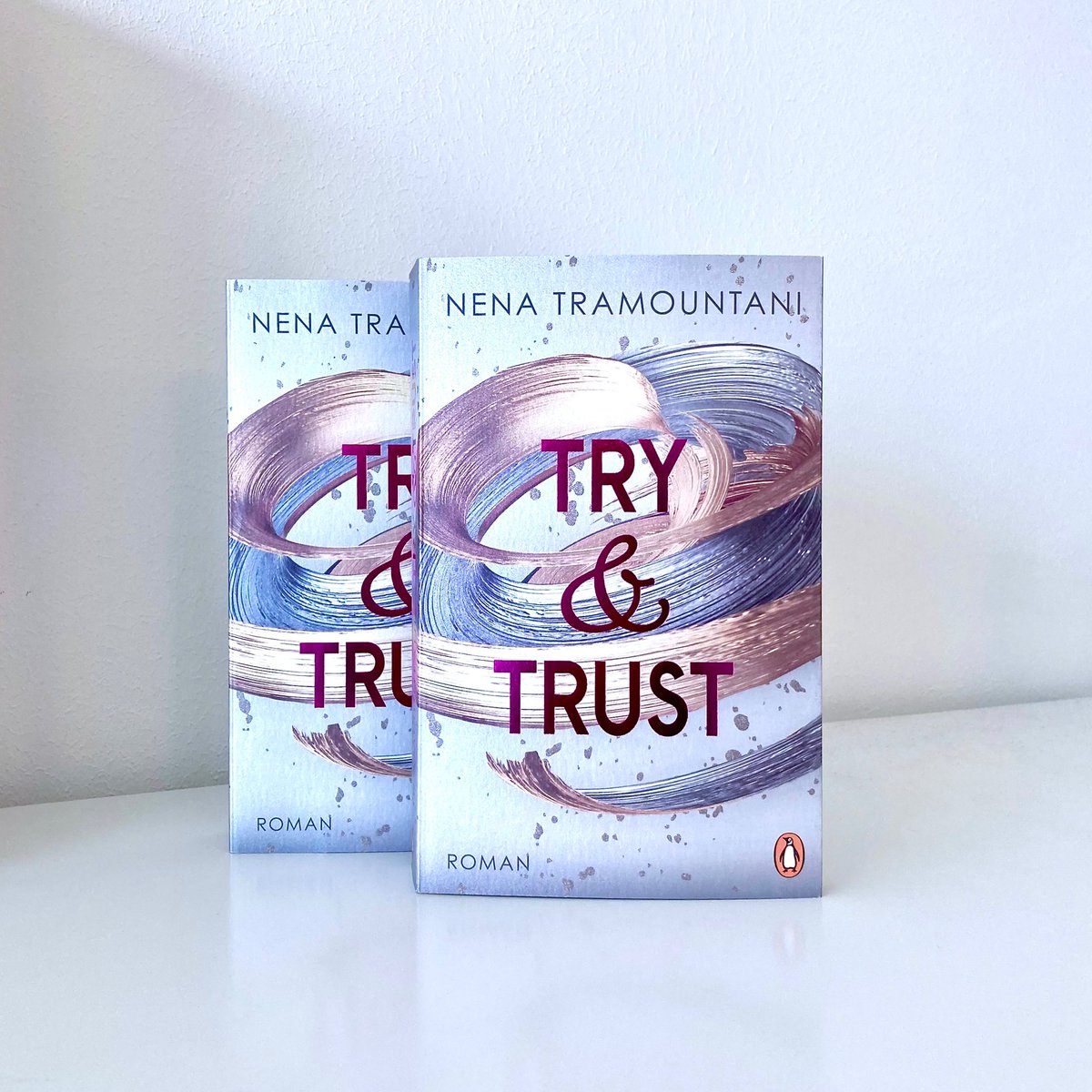erzaehlperspekt's tweet photo. * freut sich über den heutigen Start von Nena Tramountanis »Try & Trust« bei Penguin (Hörbuch: Sound Neverrest). 🐧
#nenatramountani #flyandfall #tryandtrust #playandpretend #penguinverlag #hörbuch #soundneverrest https://t.co/bb2vWiczVE
