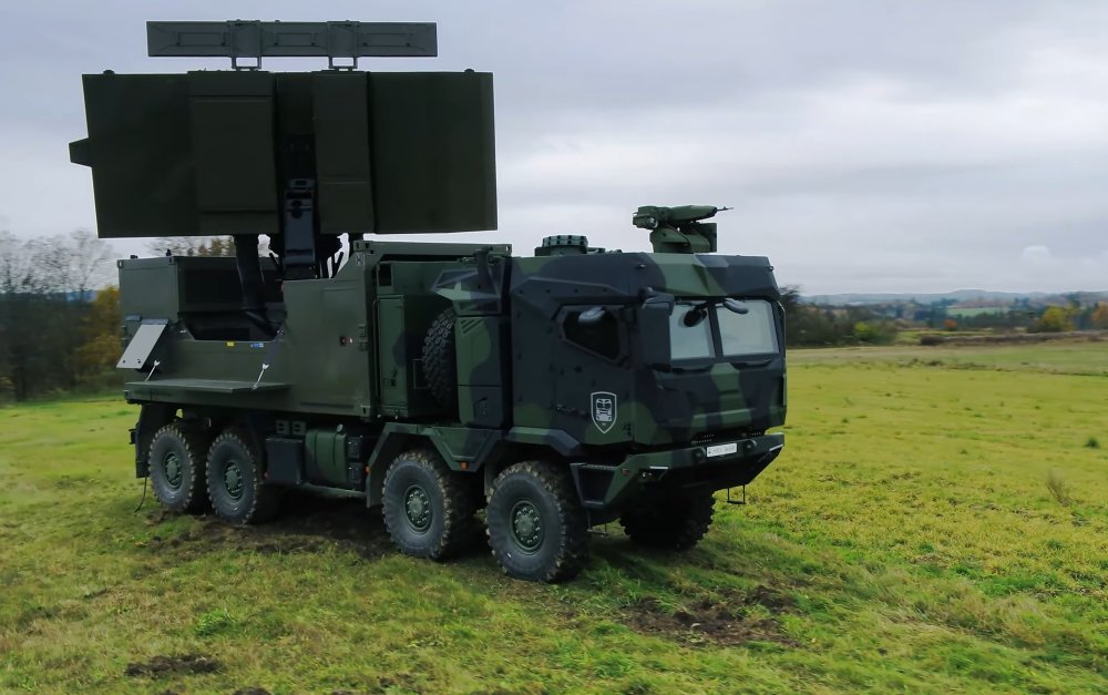 If you want to host weapon systems and particualrly delicate C4ISR kit like radars you cant afford any flex to transfer into the load. HX3 has Universal Torsion-Resistant Subframe (UTRS) alongside the active rear suspension option to isolate the load, which is pretty advantageous