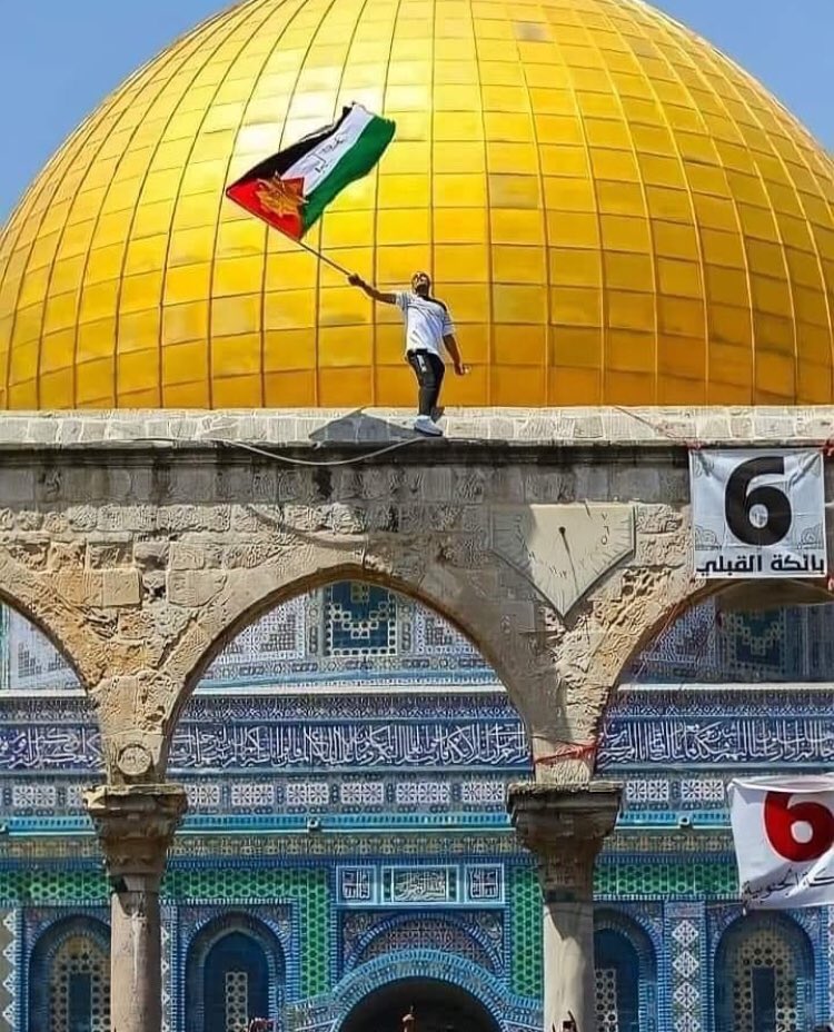 Hak, hakkı olanındır. Vahşilerin, başkalarının bahçesine, balkonuna, evine göz dikenlerin değil. Siyonizm, insanlığın utancıdır.