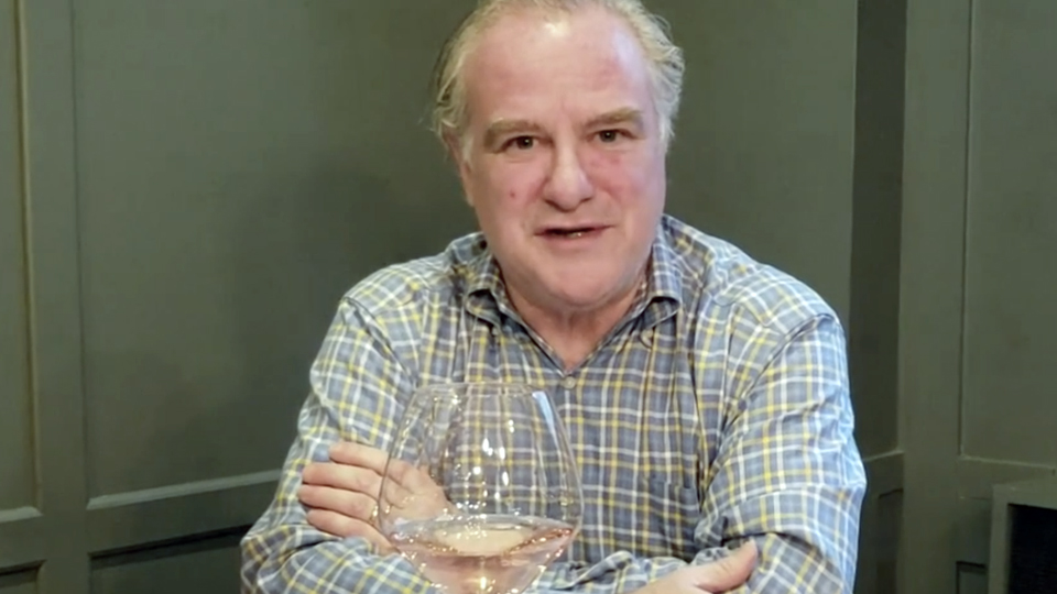 El prestigioso critíco del International Wine Cellar, Josh Raynolds, ha concedido unas puntuaciones muy destacadas para los vinos de <a href="/BodegasOndalan/">Bodegas Ondalán</a> en su informe sobre Rioja publicado en la web <a href="/VinousMedia/">Vinous</a>.  Míralas en nuestro blog. ondalan.es/excelentes-pun… 🍷🍷
