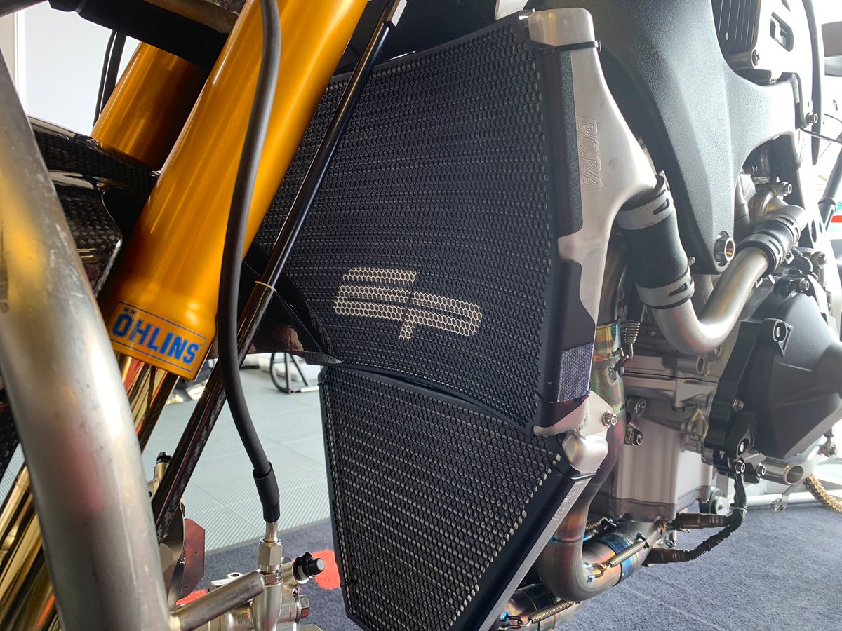 EvotechRaceTeam's tweet photo. The main reason for fitting a radiator guard to your bike is to protect the radiator from road debris, while still allowing cooling air to pass through. Well, if they’re good enough for @HondaRacingUK!
Shop here: https://t.co/j2xYL0vo6L
#EPRadiatorGuard #EvotechRaceTeam https://t.co/rVaAPgyHtQ