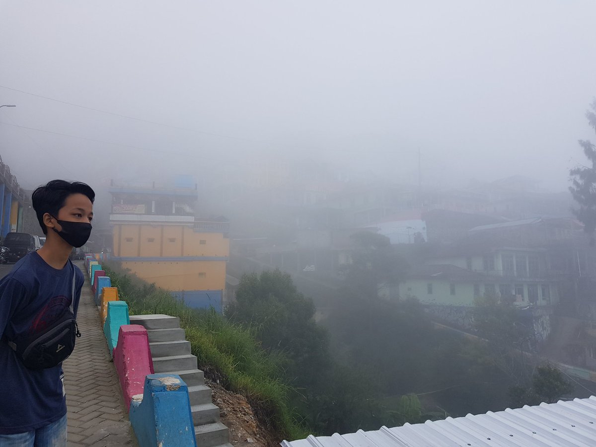 jacintha_box's tweet image. Kesorean, kabut syuda tebal. Ok til' next time 
#NepalVanJava
