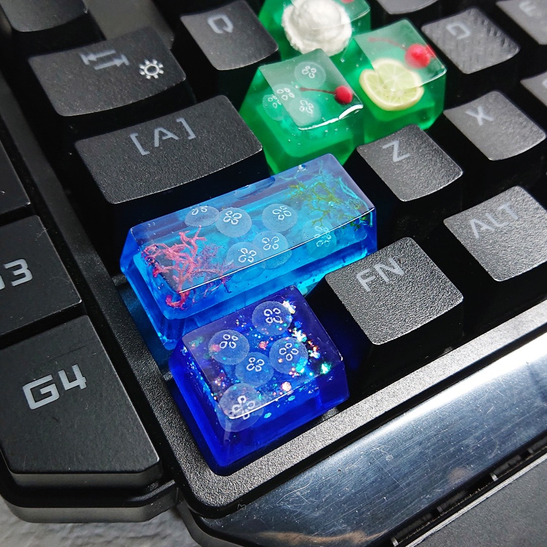 即納 大特価 ゆに様専用 海の色のキーボードとペンギンのキーキャップ Pc タブレット