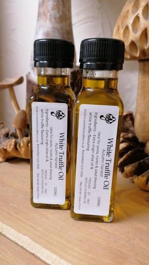 Did you know we sell Truffle Oil from local Rotherham Producer Jane at Autumn Harvest Mushrooms.  You may have seen her previously at Farmer's Markets.  buff.ly/3t9F4Z1
#Vegan
#Plantbased
#Sheffieldvegan
#Veganfood
#Veganfoodporn
#Veganlife
#Veganlifestyle
#Veganuk