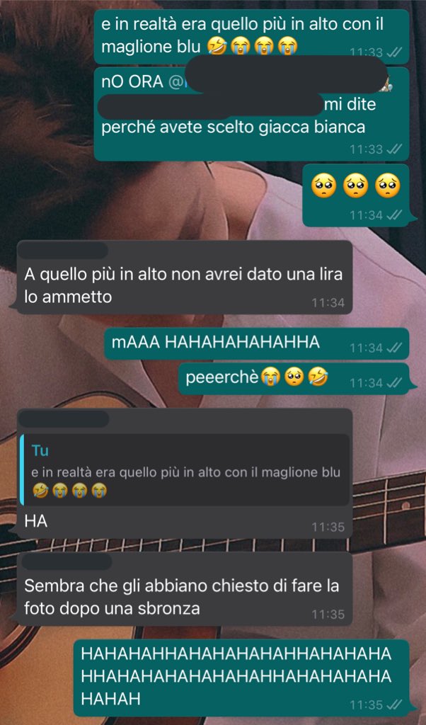 ecco cosa è successo poi sul gruppo quando ho annunciato che nessuno aveva azzeccato hahahaha CHAOTIC“sembra che abbiano chiesto di fare la foto dopo una sbronza” - amico 6 riguardo chan HAHAHAHAH