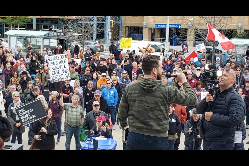 CityNewsKIT's tweet photo. Hundreds attend ‘No More Lockdowns’ rally in Uptown Waterloo https://t.co/n4zX44SU62 https://t.co/Acup2rLRIj