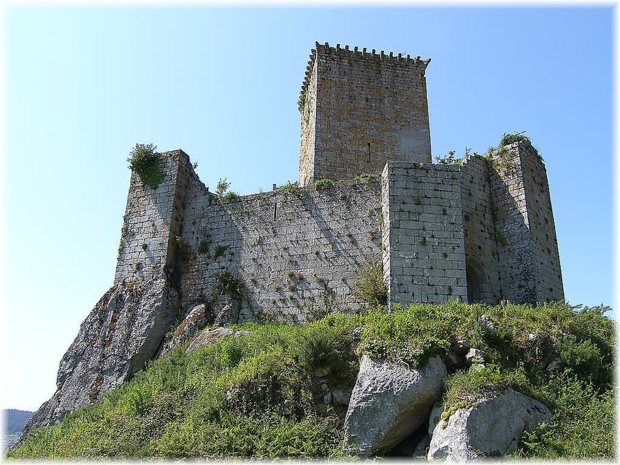 Castle of Andrade, Spain 
Build your Bucket List with dGuide!

Learn more: dguideapp.com/guide/details/… 

#dGuide #destination #guide #travel #BucketList #dGuideApp #tourism #sightseeing #Spain #castle #history