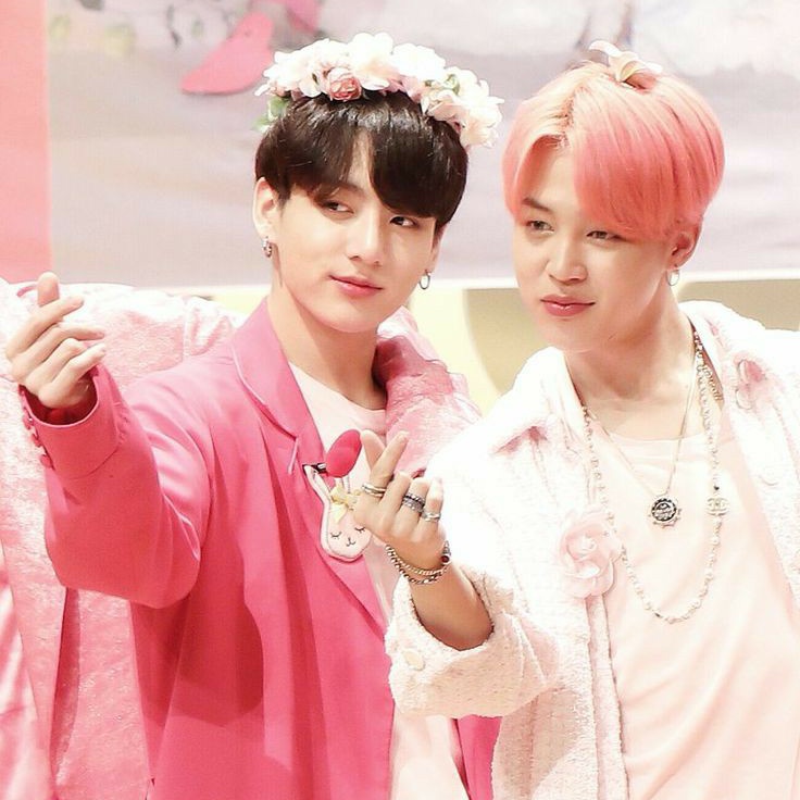 Look at these men looking fabulous in pink! #FaveChoreography  #Dynamite  @BTS_twt  #iHeartAwards