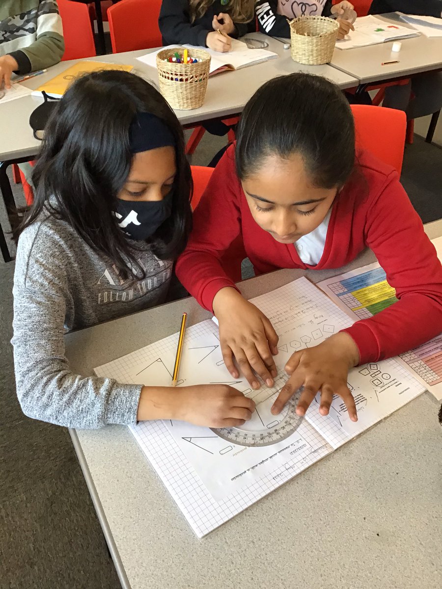 In maths, we are learning how to measure acute angles with a protractor 🔎
