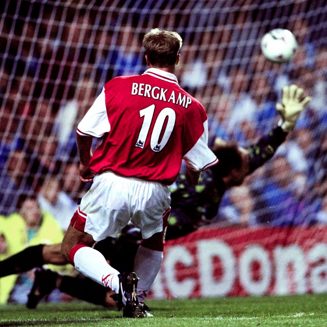 Happy Birthday Dennis Bergkamp always a great player to watch. 