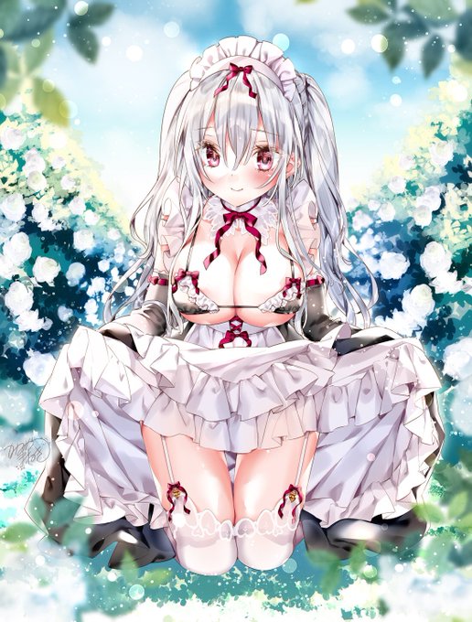 2人だけの秘密ですよ的な銀髪メイド
#メイドの日 