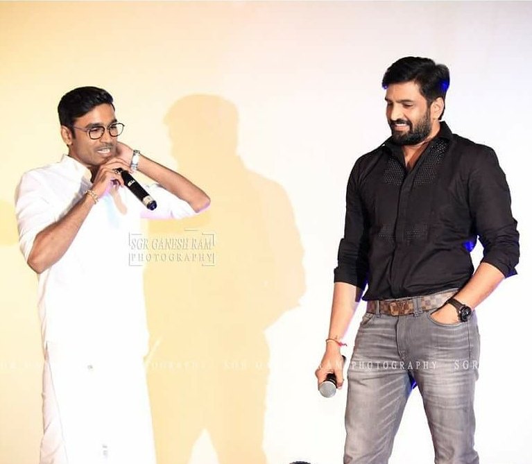 Kowsik_Santa_fc's tweet photo. Congrats ASURAN @dhanushkraja Anna For Completing 19 Yrs in Film Industry 🎉
Best Wishes From @iamsanthanam
Annan Fans We #Santhanam Wish To Ur Upcoming All Projects Becomes Huge Success
He is Born to Act
#19YearsOfDhanushism
#7YearsOfVPA #Santhanam #VallavanukkuPullumAayudham https://t.co/e85WJVSML7