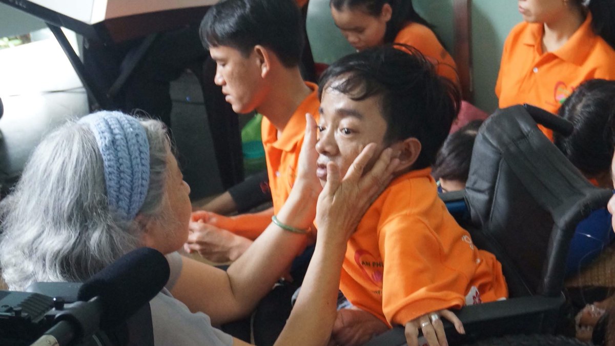 java_films's tweet photo. Did you know ⁉️
💊 Agent Orange causes serious health issues, including cancer, birth defects and rashes.
‘The People vs. Agent Orange’ is available NOW on #VOD. @TPVAOfilm #JusticePourTranToNga
#WatchJavaFilms #Documentary #Films #Justice https://t.co/NxZEnD530f